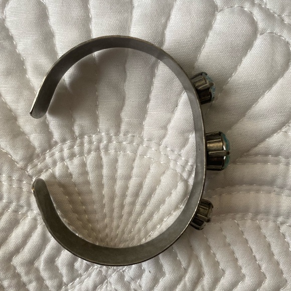 Sabika silver cuff bracelet - Picture 3 of 4